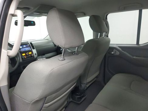 Certified 2020 Nissan Frontier SV image 14