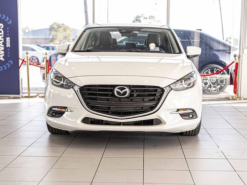 Used 2017 MAZDA MAZDA3 Grand Touring image 2