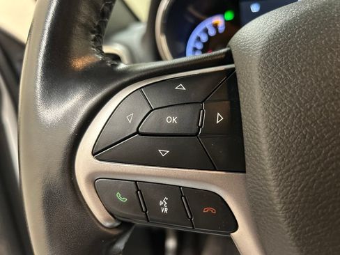 Used 2020 Jeep Grand Cherokee Altitude AWD/4WD image 21
