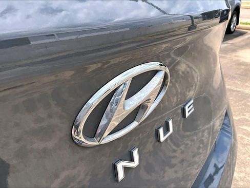 Used 2023 Hyundai Venue SEL FWD image 31