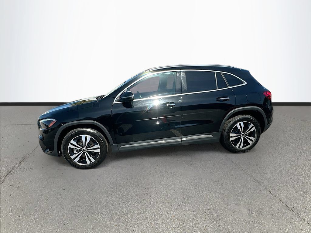 Used 2025 Mercedes-Benz GLA 250 image 4