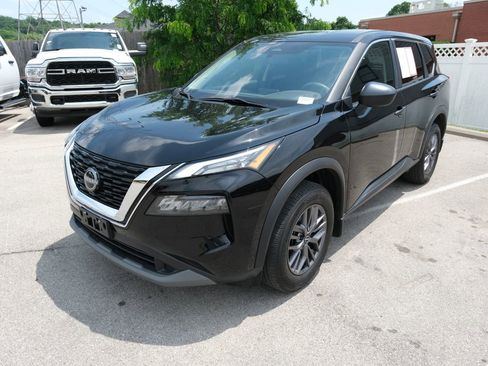 Used 2023 Nissan Rogue S AWD/4WD image 11