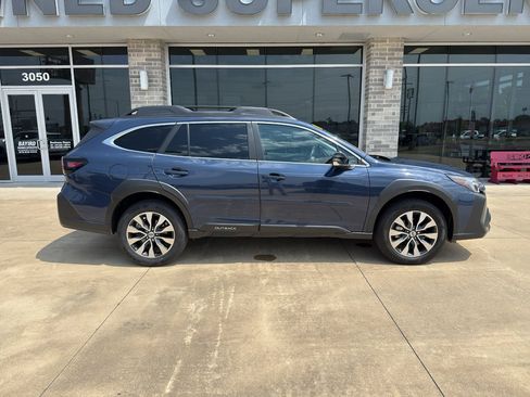 Used 2024 Subaru Outback Limited AWD/4WD image 2