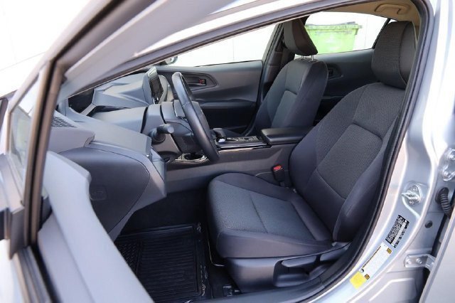 Certified 2025 Toyota Prius LE AWD/4WD image 8