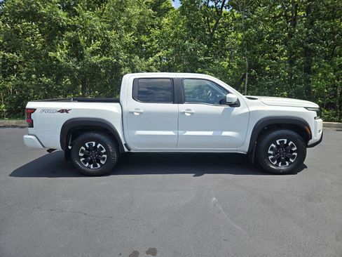 Used 2024 Nissan Frontier PRO-4X w/ Technology Package AWD/4WD image 2