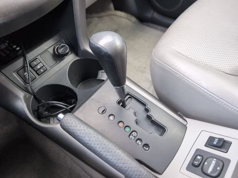 Used 2011 Toyota RAV4 Limited w/ Limited Extra Value Pkg AWD/4WD image 28