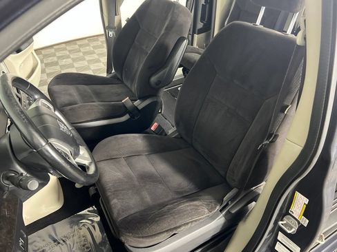 Used 2014 Dodge Grand Caravan SE w/ Quick Order Package 29E SE FWD image 19