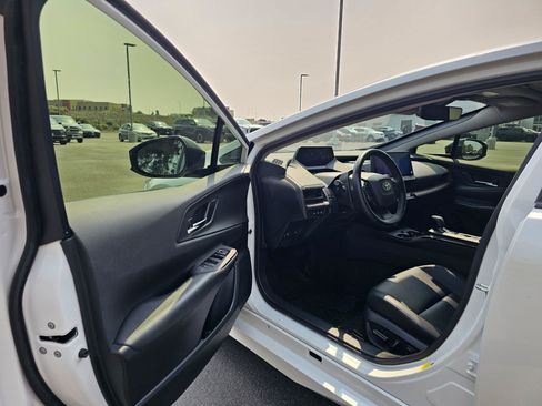 Used 2023 Toyota Prius Prime FWD image 18
