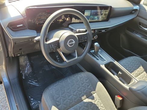 Certified 2025 Nissan Kicks SV w/ SV Premium Package FWD image 13