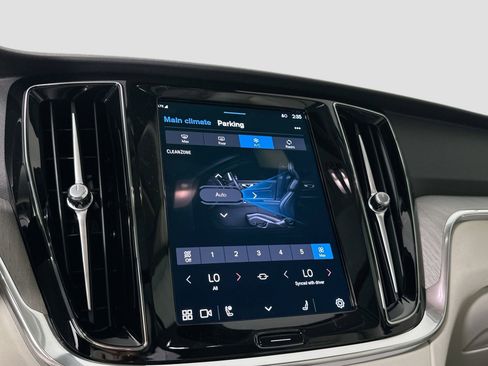 New 2025 Volvo S60 B5 Plus w/ Climate Package image 24
