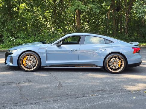 Used 2022 Audi RS e-tron GT w/ Carbon Performance Package AWD/4WD image 3