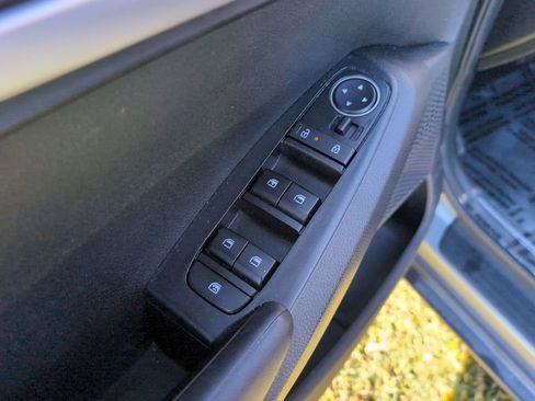 Certified 2024 Kia Seltos LX image 30