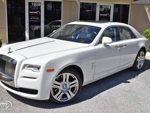 Used 2015 Rolls-Royce Ghost image 30