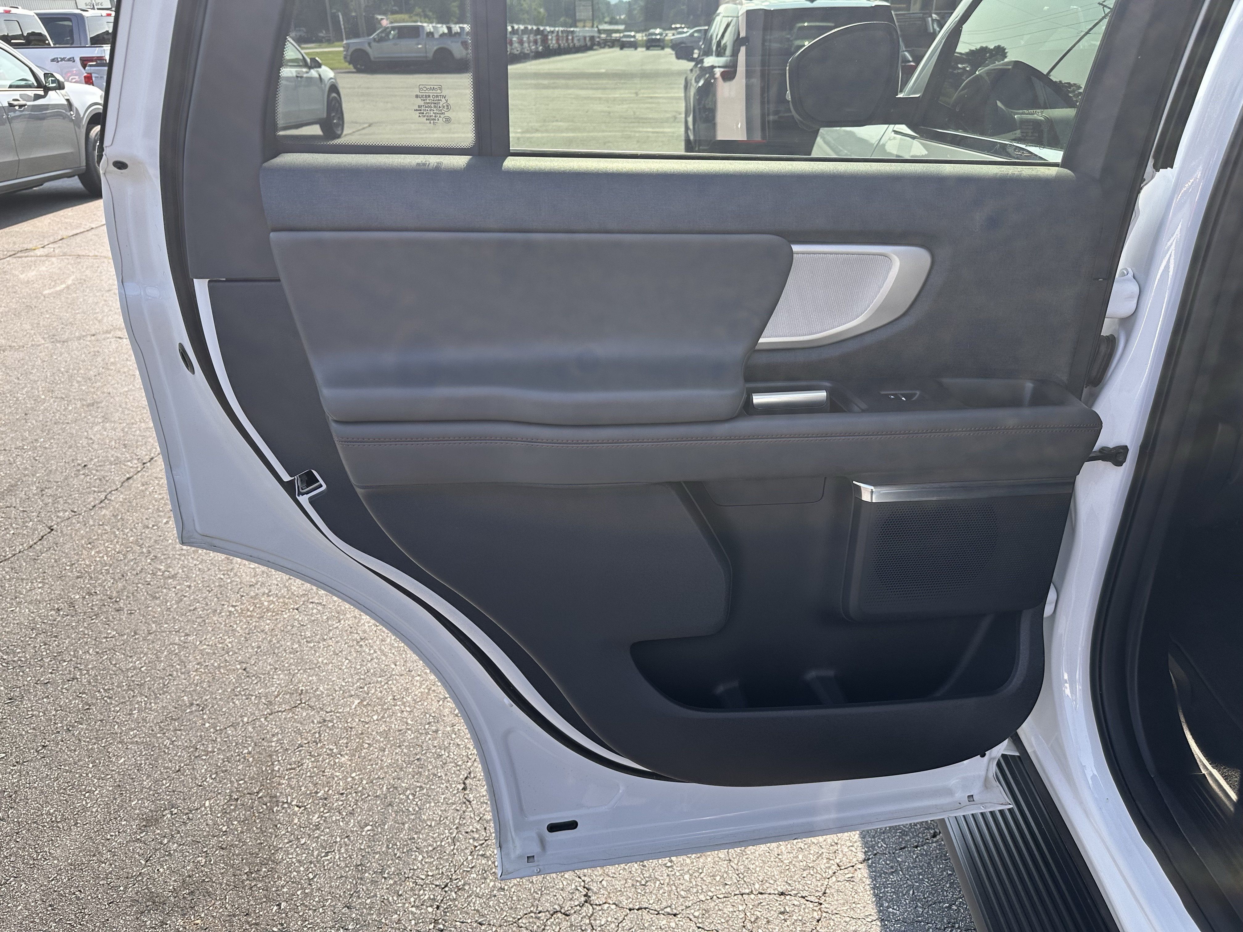 Used 2025 Ford Expedition Active AWD/4WD image 11