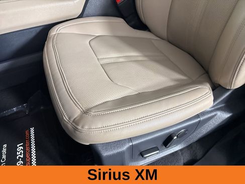 Used 2024 Ford Expedition Limited image 13