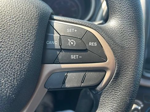 Used 2014 Jeep Cherokee Sport FWD image 20