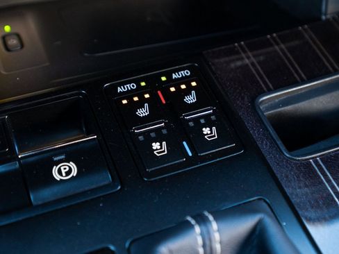 Used 2021 Lexus RX 450h AWD w/ Luxury Package image 22