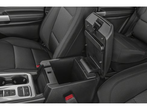 Used 2023 Ford Explorer XLT w/ Equipment Group 202A image 9