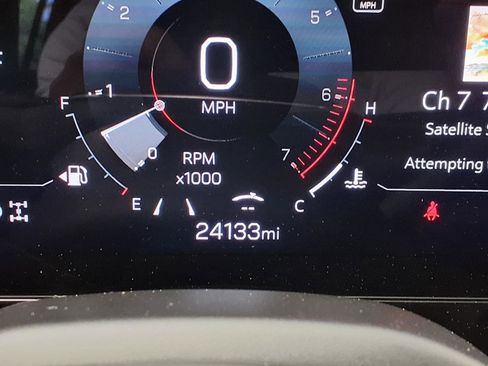 Used 2025 GMC Yukon XL Denali AWD/4WD image 34