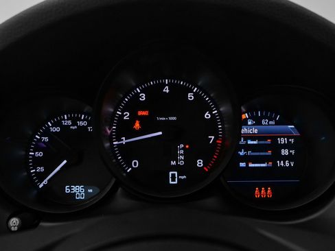 Used 2025 Porsche Macan image 30