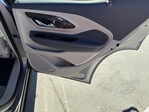 Used 2024 GMC Terrain Denali w/ Denali Premium Package image 17