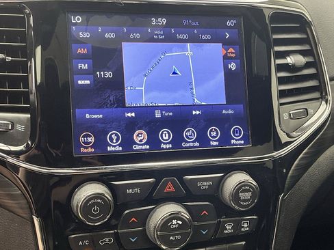 Used 2019 Jeep Grand Cherokee Altitude AWD/4WD image 18