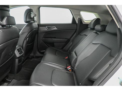 Used 2023 Kia Sportage EX image 30