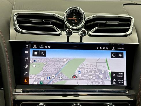 Used 2023 Bentley Bentayga AWD/4WD image 14