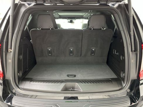 Certified 2022 GMC Yukon SLT w/ SLT Premium Package AWD/4WD image 33