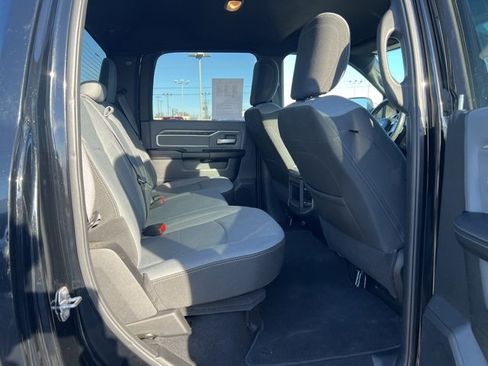 Used 2021 RAM 2500 Big Horn w/ Level 1 Equipment Group image 9