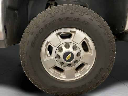 Used 2013 Chevrolet Silverado 2500 LT image 24