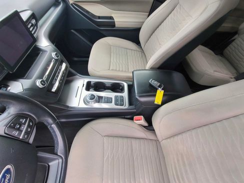 Used 2020 Ford Explorer XLT RWD image 24