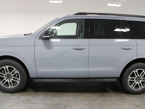 New 2026 Ford Expedition Active image 5