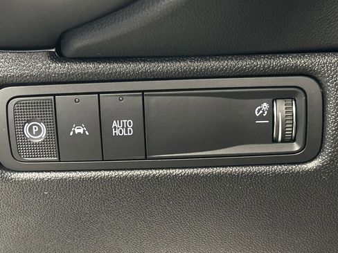 Used 2025 Chevrolet Equinox EV LT w/ Comfort Package image 20