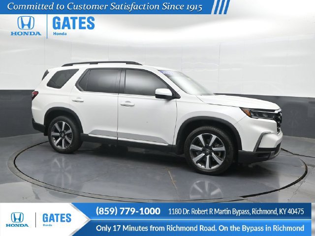Certified 2025 Honda Pilot Touring image 1