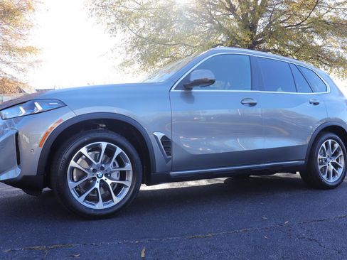 New 2026 BMW X5 xDrive40i w/ Premium Package image 1