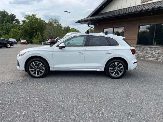 Used 2022 Audi Q5 2.0T Premium Plus w/ Premium Plus Package AWD/4WD image 3