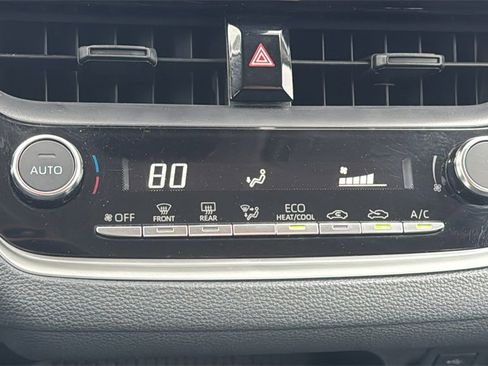 Certified 2025 Toyota Corolla LE image 35