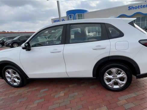 Used 2023 Honda HR-V LX image 7