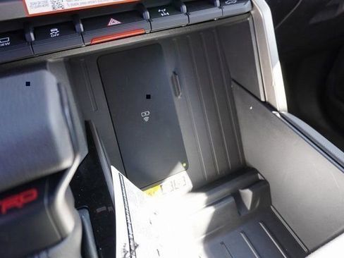 New 2025 Toyota Tundra Limited image 28