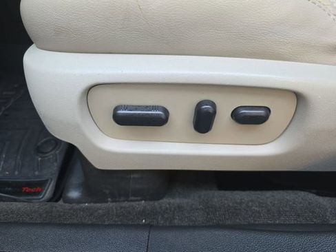 Used 2014 Ford Explorer XLT w/ Equipment Group 202A image 31