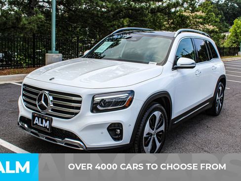 Used 2025 Mercedes-Benz GLB 250 image 3