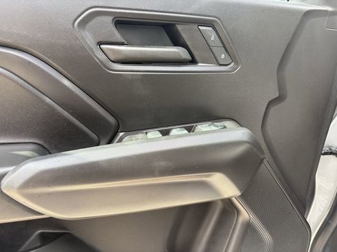 Used 2024 Chevrolet Colorado W/T image 11