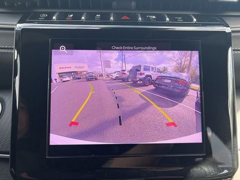 Used 2025 Jeep Grand Cherokee Laredo w/ Luxury Tech Group I AWD/4WD image 15