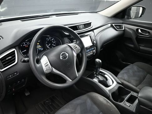 Used 2015 Nissan Rogue SV w/ SV Premium Package FWD image 18