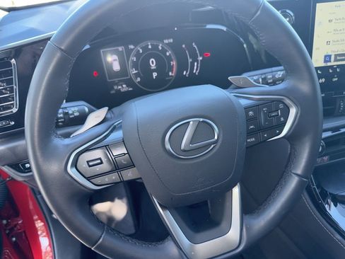 Used 2025 Lexus NX 250 FWD w/ Towing Package (2000 Lbs) image 17