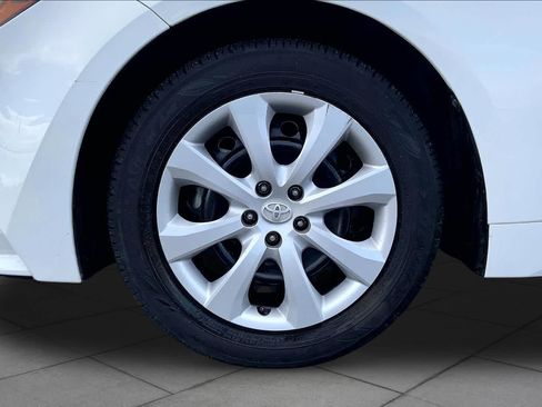 Used 2024 Toyota Corolla LE FWD image 11