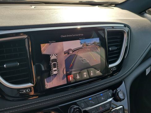 New 2026 Chrysler Pacifica Select image 19