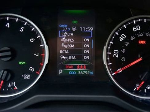 Certified 2021 Toyota RAV4 XLE w/ Convenience Package image 30