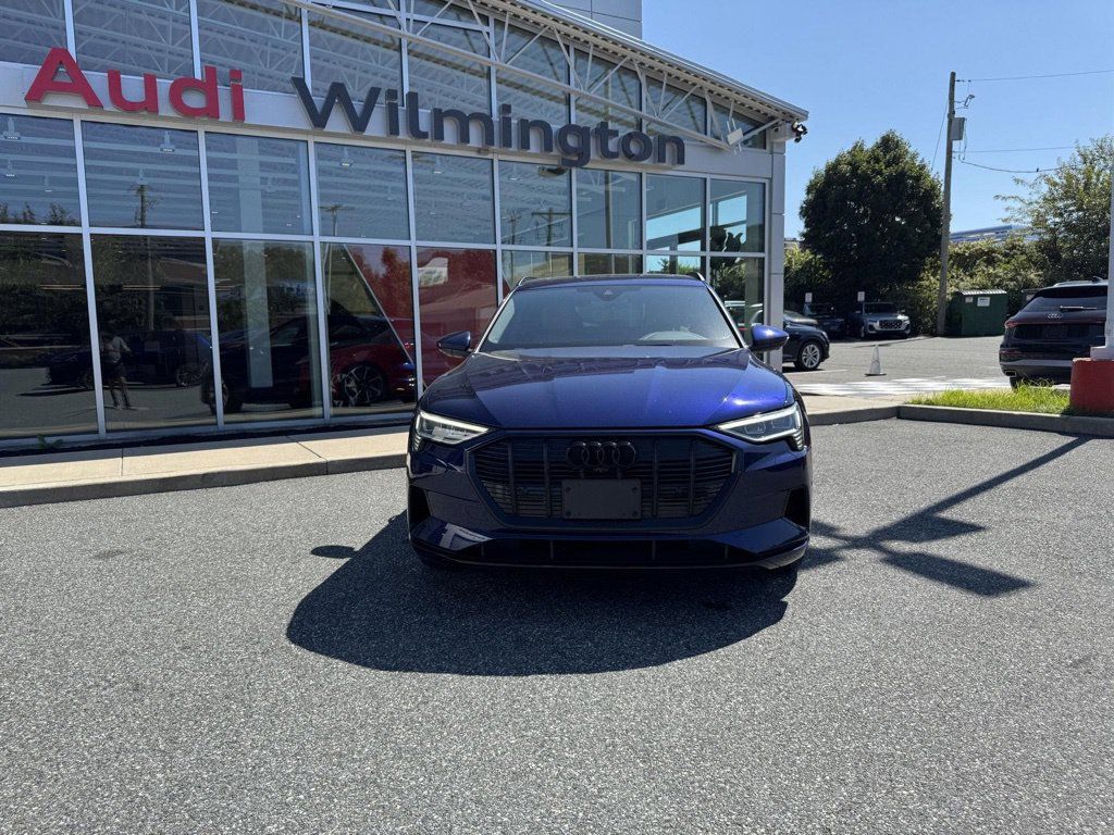 Used 2022 Audi e-tron Premium AWD/4WD image 3